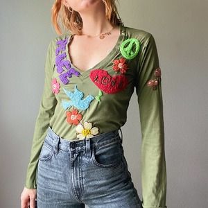 Johnny Was Joystick Green Hand-Embroidered Peace Long Sleeve V Neck Tee